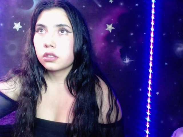 DaisyMoon8 live cam on BongaCams