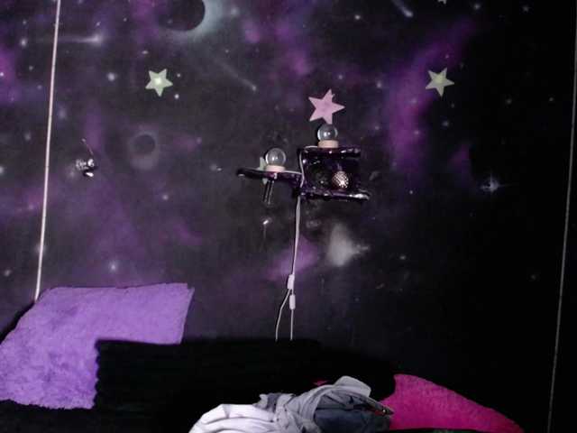 DaisyMoon8 live cam on BongaCams