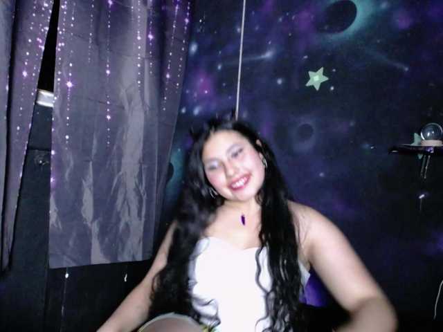 DaisyMoon8 live cam on BongaCams