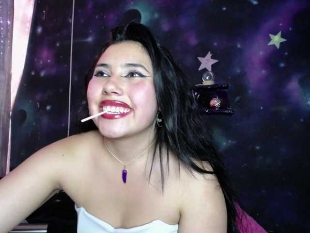 DaisyMoon8 live cam on BongaCams