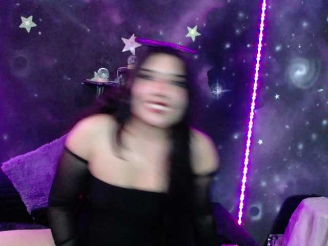 DaisyMoon8 live cam on BongaCams