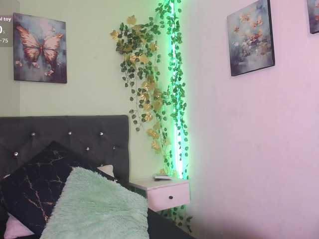 DaisyMoon8 live cam on BongaCams