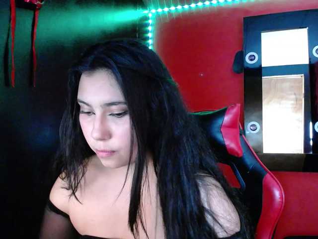 DaisyMoon8 live cam on BongaCams