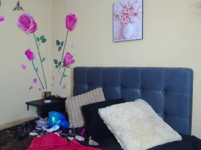 DaisyMoon8 live cam on BongaCams
