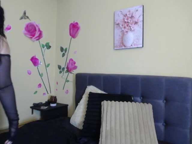 DaisyMoon8 live cam preview