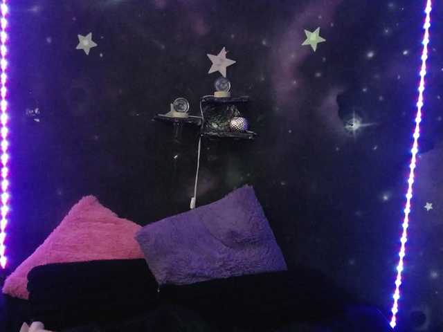 DaisyMoon8 live cam on BongaCams