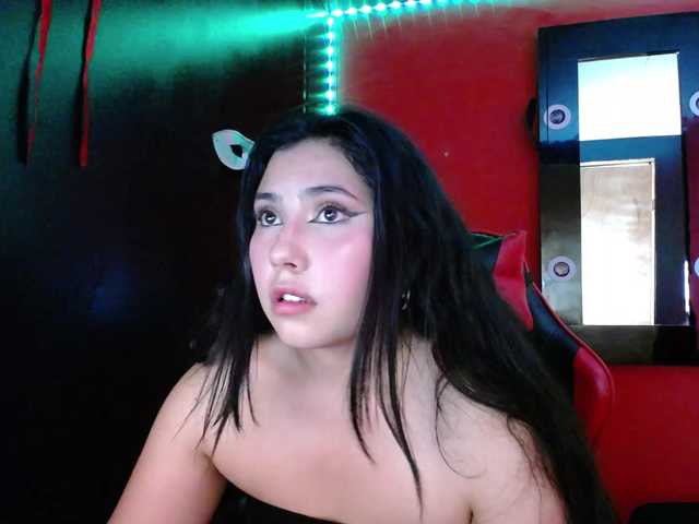 DaisyMoon8 live cam on BongaCams