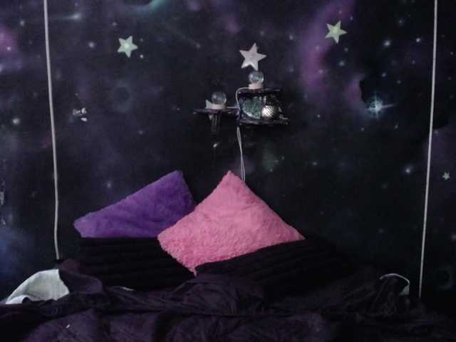 DaisyMoon8 live cam on BongaCams