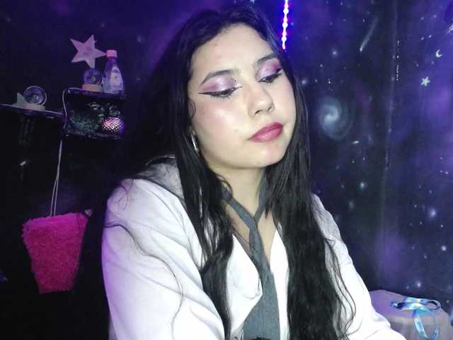 DaisyMoon8 live cam on BongaCams