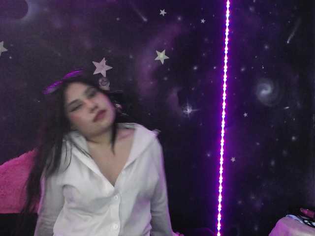 DaisyMoon8 live cam on BongaCams