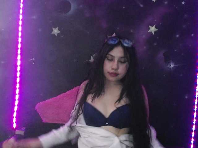 DaisyMoon8 live cam on BongaCams