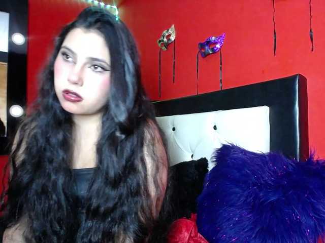 DaisyMoon8 live cam on BongaCams