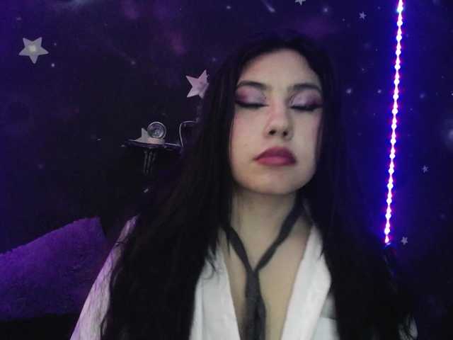 DaisyMoon8 live cam on BongaCams