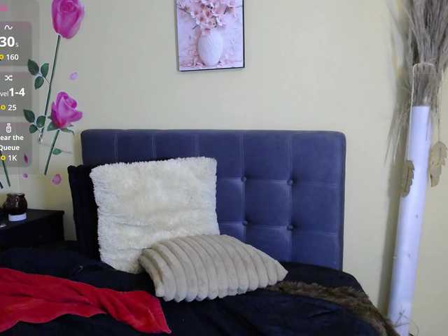 DaisyMoon8 live cam on BongaCams