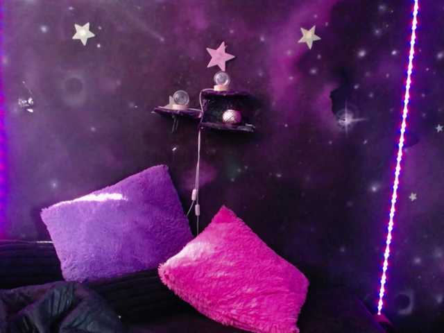 DaisyMoon8 live cam on BongaCams