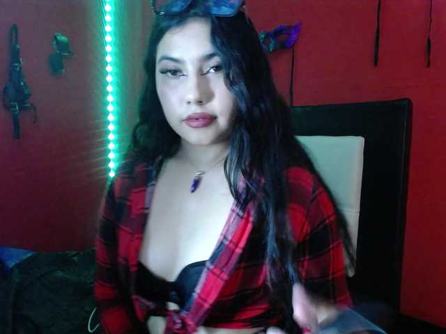 DaisyMoon8 live cam on BongaCams
