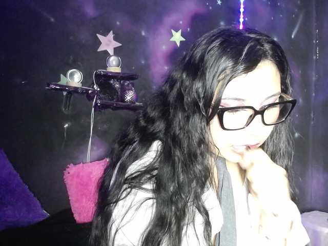 DaisyMoon8 live cam on BongaCams