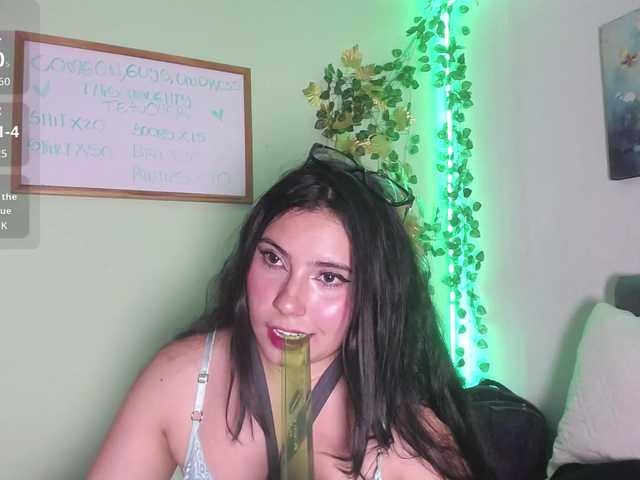 DaisyMoon8 live cam on BongaCams