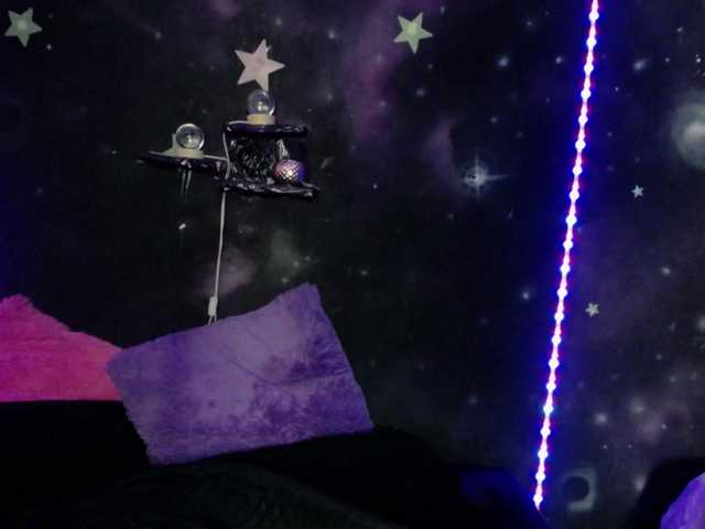 DaisyMoon8 live cam on BongaCams