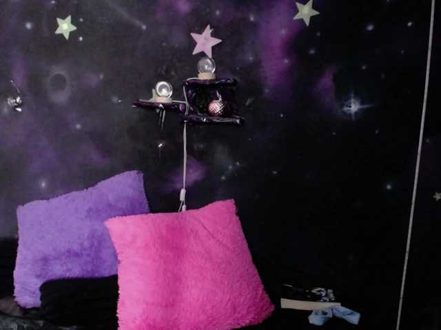 DaisyMoon8 live cam on BongaCams