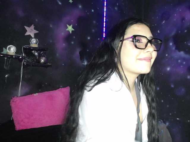 DaisyMoon8 live cam on BongaCams