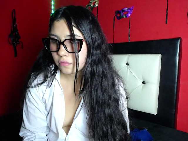 DaisyMoon8 live cam on BongaCams