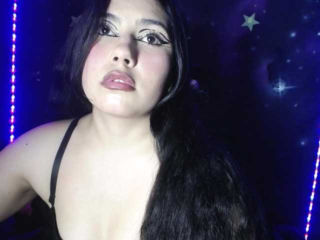 DaisyMoon8 live cam on BongaCams
