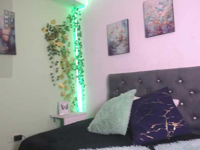 DaisyMoon8 live cam on BongaCams