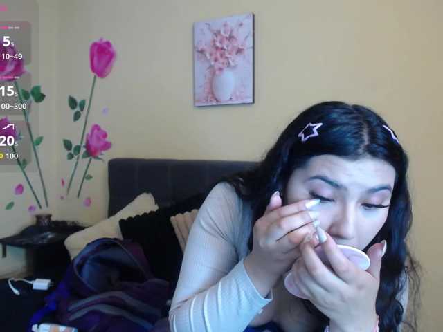 DaisyMoon8 live cam on BongaCams