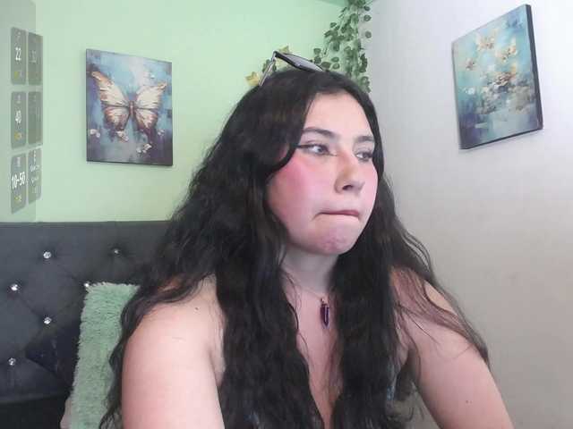 DaisyMoon8 live cam on BongaCams