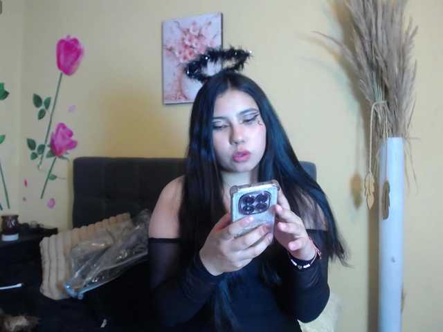 DaisyMoon8 live cam on BongaCams