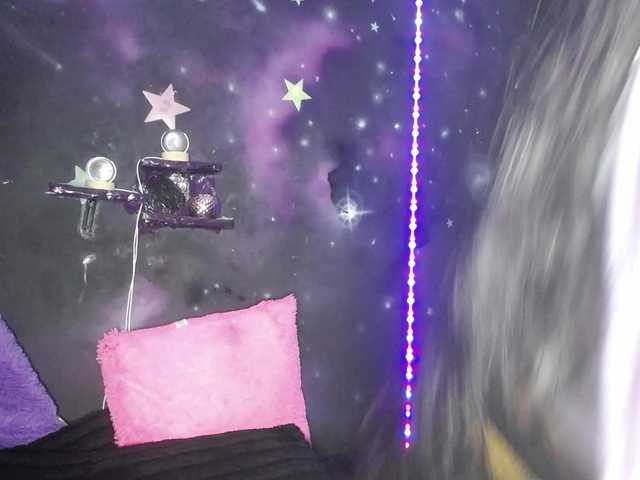 DaisyMoon8 live cam on BongaCams