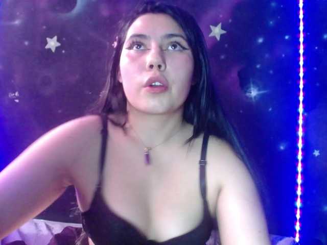 DaisyMoon8 live cam on BongaCams