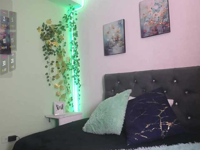 DaisyMoon8 live cam on BongaCams
