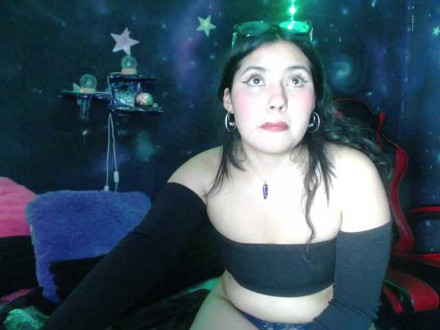 DaisyMoon8 live cam on BongaCams