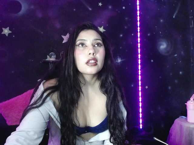 DaisyMoon8 live cam on BongaCams