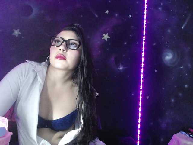 DaisyMoon8 live cam on BongaCams