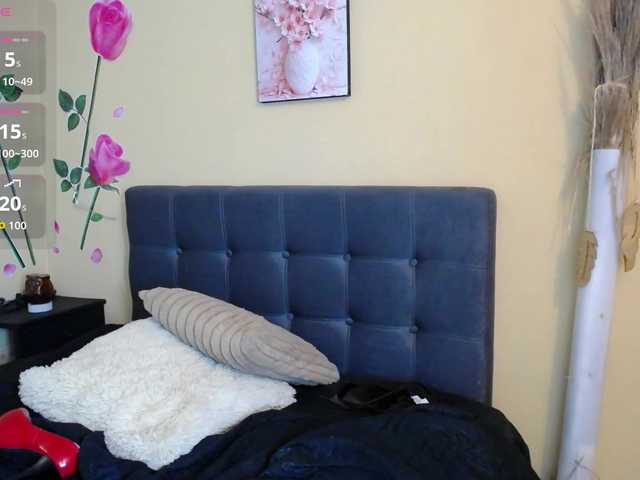 DaisyMoon8 live cam on BongaCams