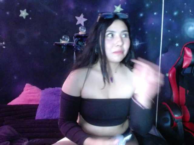 DaisyMoon8 live cam on BongaCams