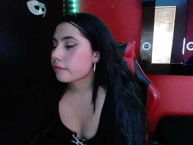 DaisyMoon8 live cam on BongaCams