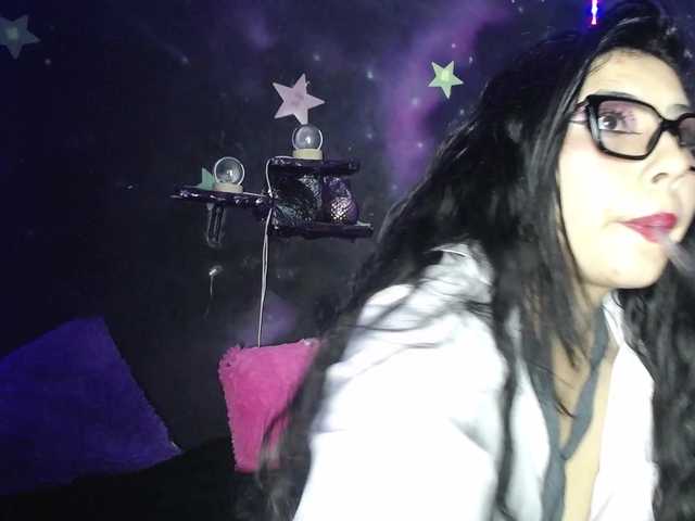 DaisyMoon8 live cam on BongaCams