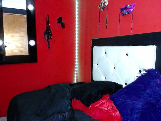 DaisyMoon8 live cam on BongaCams