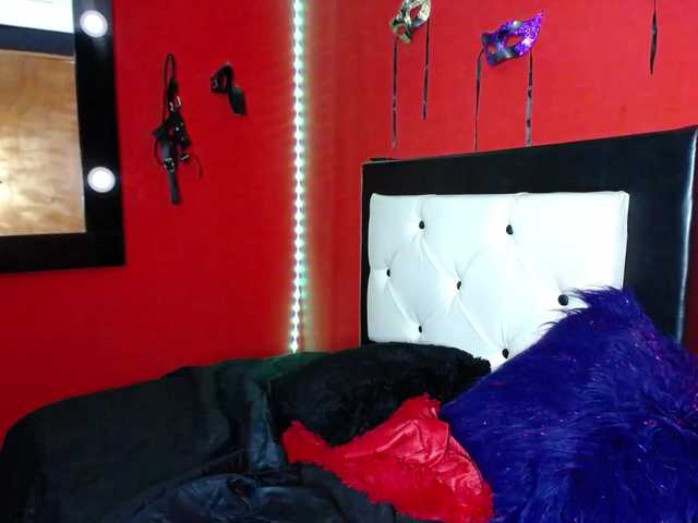 DaisyMoon8 live cam on BongaCams