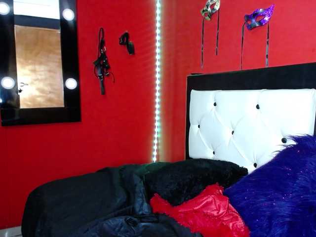 DaisyMoon8 live cam on BongaCams