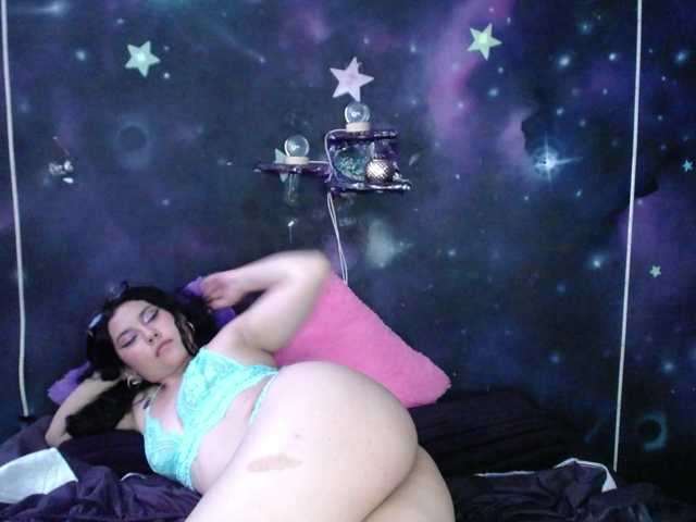 DaisyMoon8 live cam on BongaCams