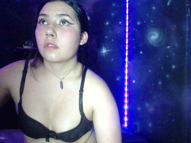 DaisyMoon8 live cam on BongaCams