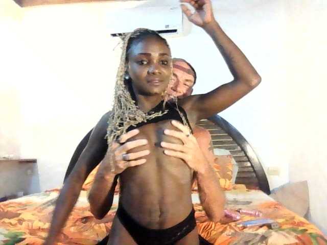 le modèle Sherkai est en webcam porno dans un show sur le site bongacams, il possède les tags suivants: White/Caucasian,Blonde,Shaved
