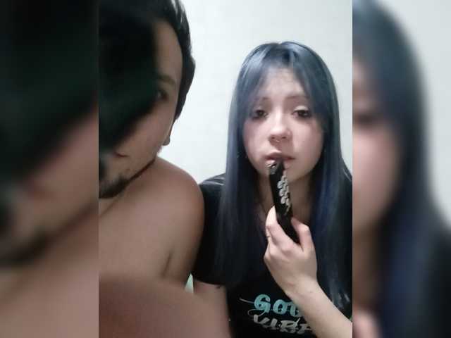 LOVELYTWINS live cam on BongaCams