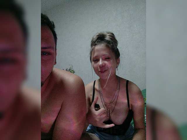 LOVELYTWINS live cam on BongaCams