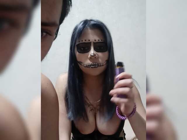 LOVELYTWINS live cam on BongaCams